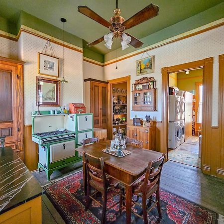 The Jd Hyde Historic Inn Визалия Экстерьер фото