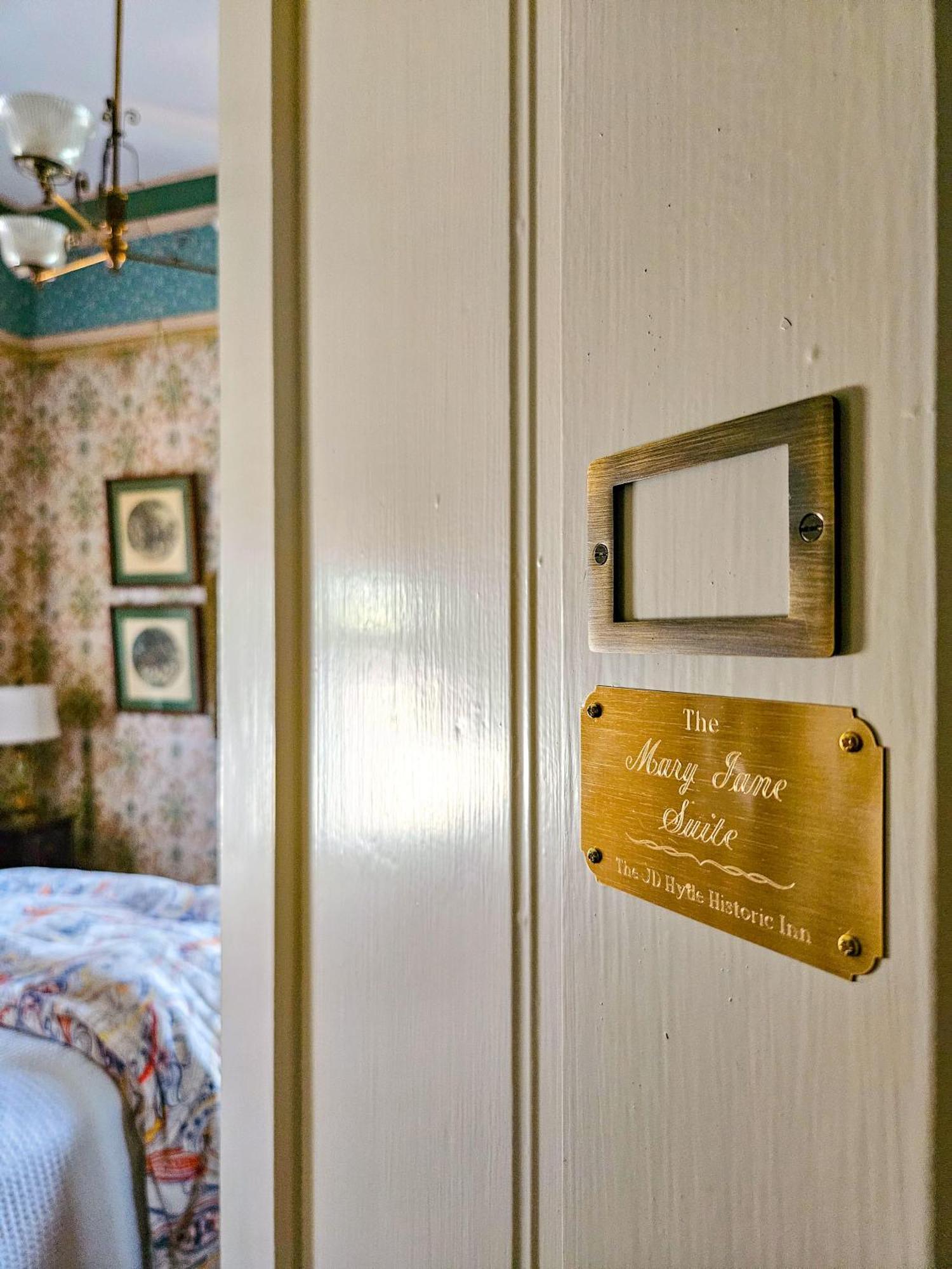 The Jd Hyde Historic Inn Визалия Экстерьер фото
