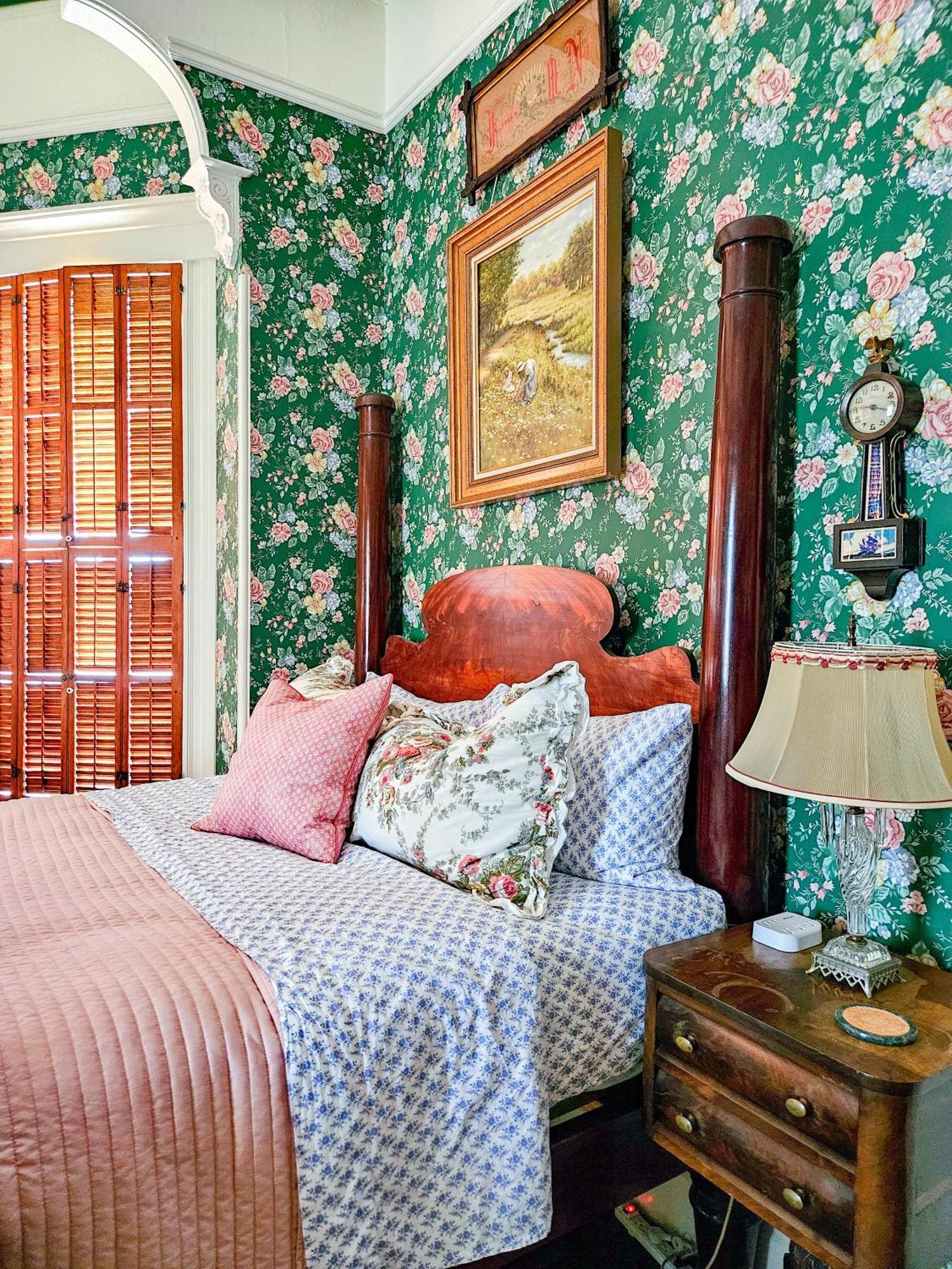The Jd Hyde Historic Inn Визалия Экстерьер фото