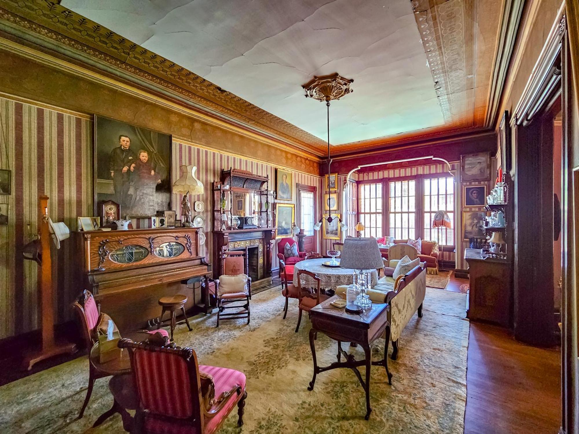 The Jd Hyde Historic Inn Визалия Экстерьер фото