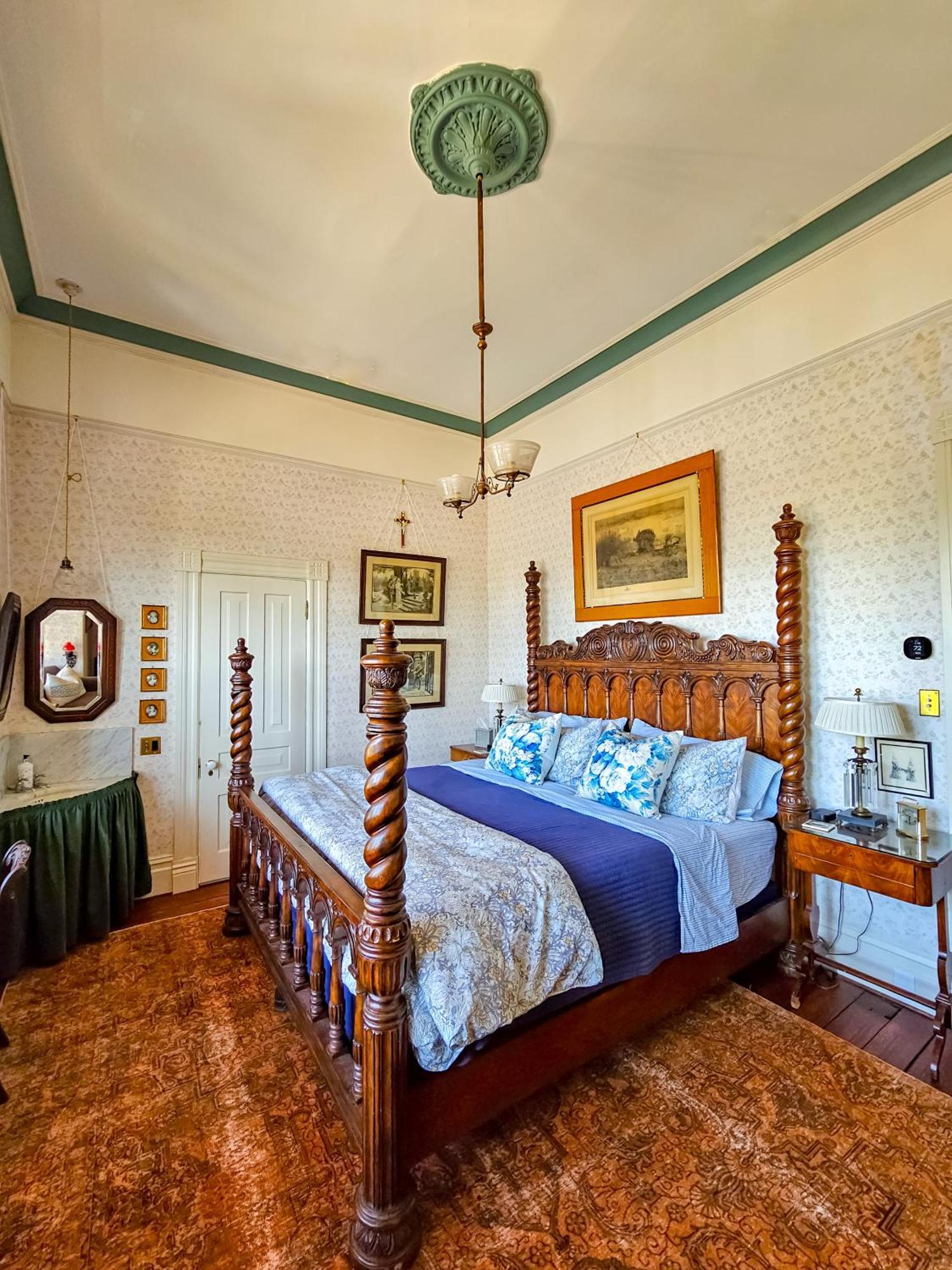 The Jd Hyde Historic Inn Визалия Экстерьер фото